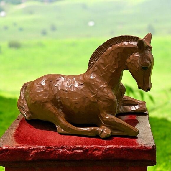 RED MILL FOAL FIGURINE #477 LAYING HORSE PECAN SHELL RESIN 1997 - Picture 1 of 9